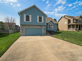 715 SW 34th St, Lees Summit, MO 64082