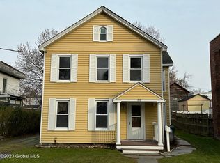 33 2nd St, Hoosick Falls, NY 12090