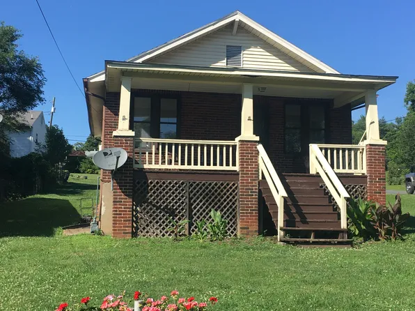 2538 Brook St NE, Roanoke, VA 24012