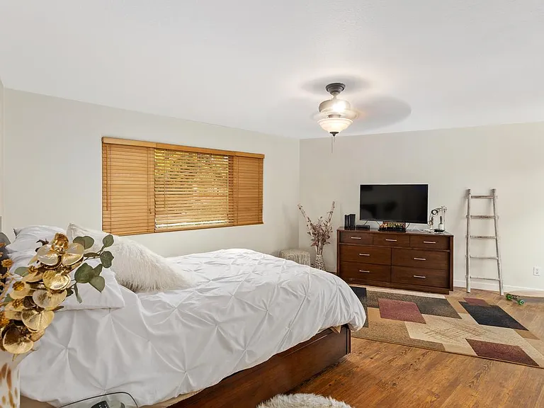 5427 La Jolla Blvd #4 — Photo 7
