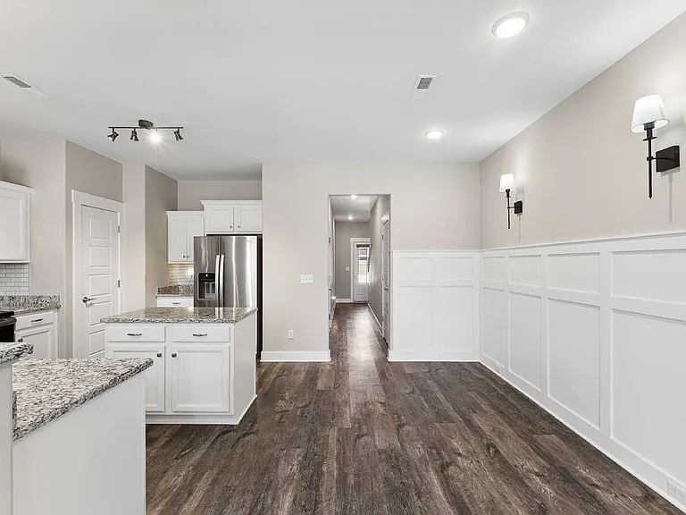 4113 Suntropic Ln — Photo 8