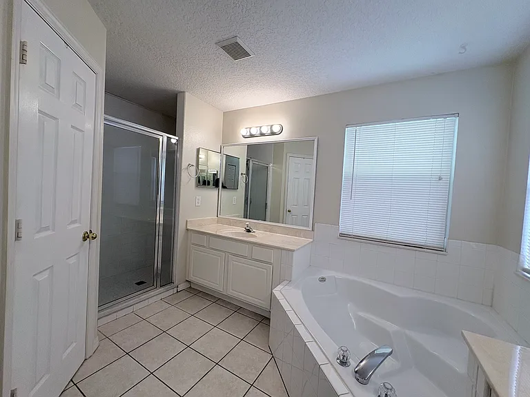 4616 Riverton Dr — Photo 18