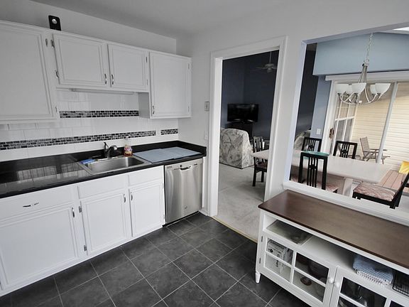 2nd image of 2828 Emma Lee St APT 301