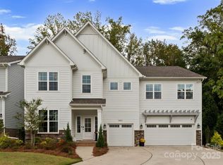5411 Deerview Ct, Charlotte, NC 28270