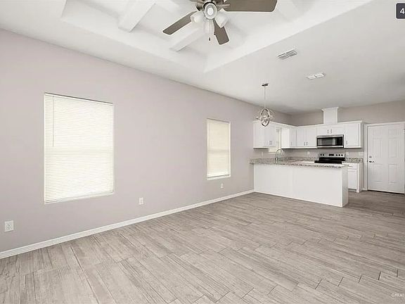 2nd image of 2104 Davenport St #4