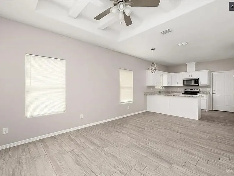 2104 Davenport St #4 — Photo 2