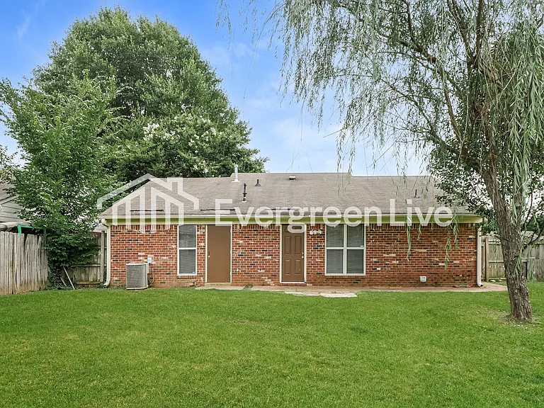 10170 Oak Leaf Dr — Photo 14