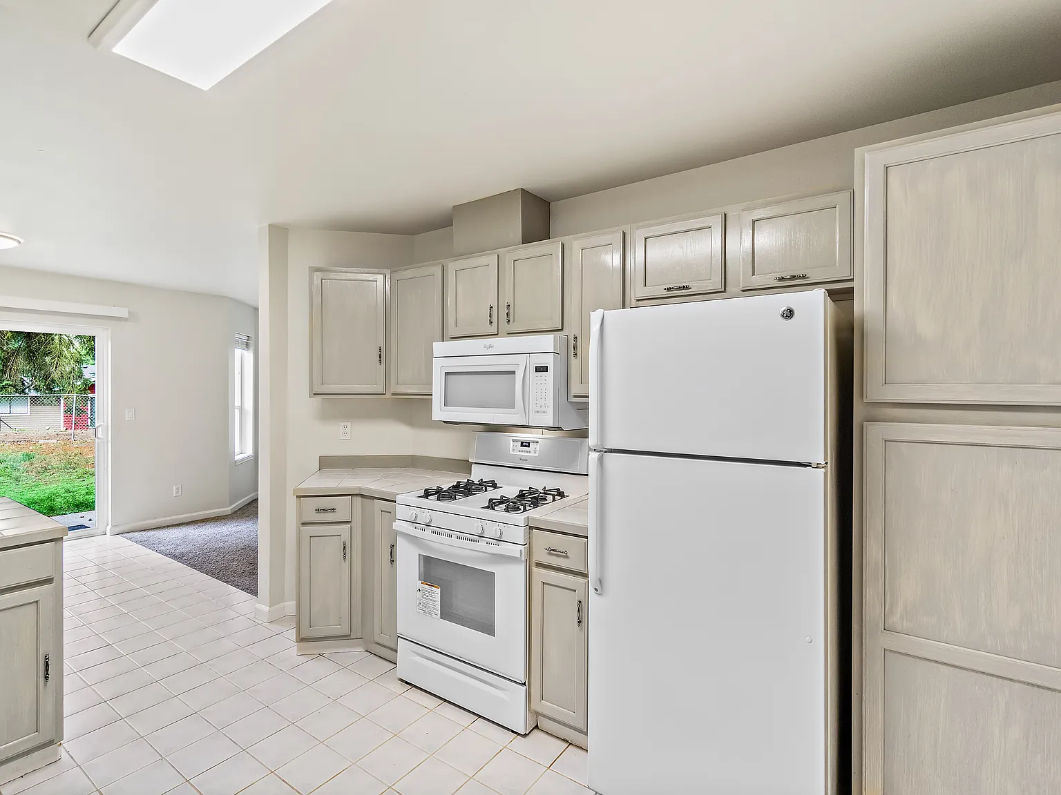 14426 Beverly Park Rd, Edmonds - 2 — Photo 2
