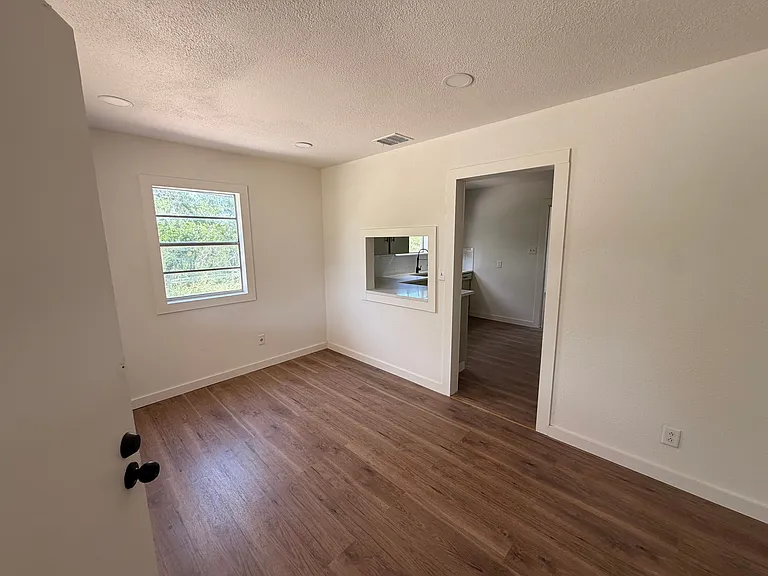 506 W Inez St — Photo 8
