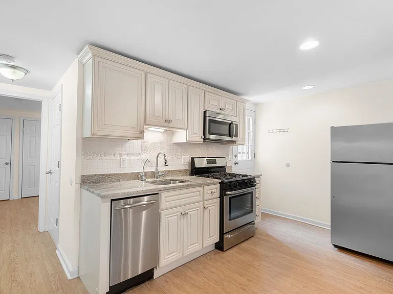 444 Pacific Ave #1 — Photo 5