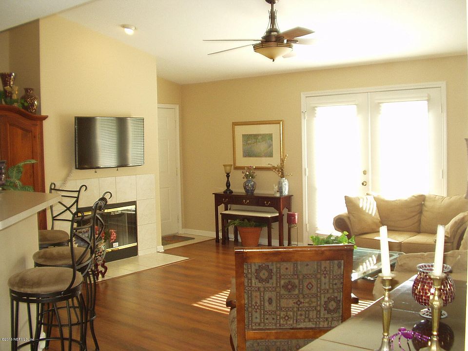 1st image of 13715 RICHMOND PARK Drive N #505