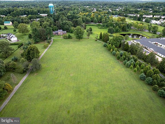 5th image of 2173 Johns Hopkins Rd
