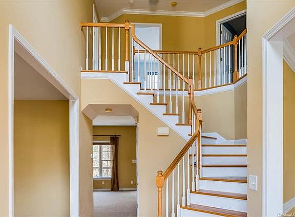 4th image of 815 Savannah Place Dr