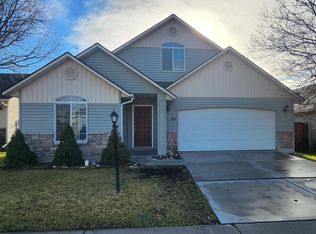 871 E 4th St, Kuna, ID 83634