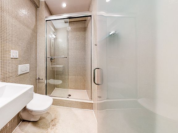 5th image of 90 Clermont Ave APT 5