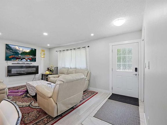 5th image of 731 S Maryvale Way NE