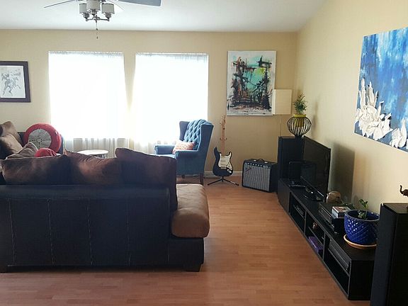 3rd image of 284 Chateau La Salle Dr #284