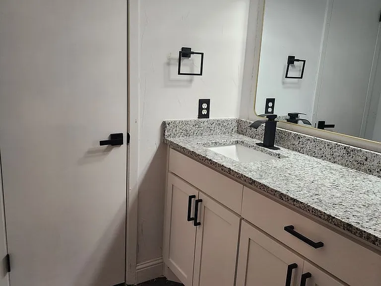 2715 Westgate Dr — Photo 15