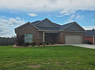 215 Ledford Way, Bonaire, GA