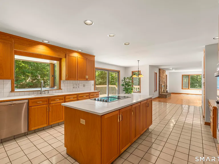 732 Den Rd — Photo 13