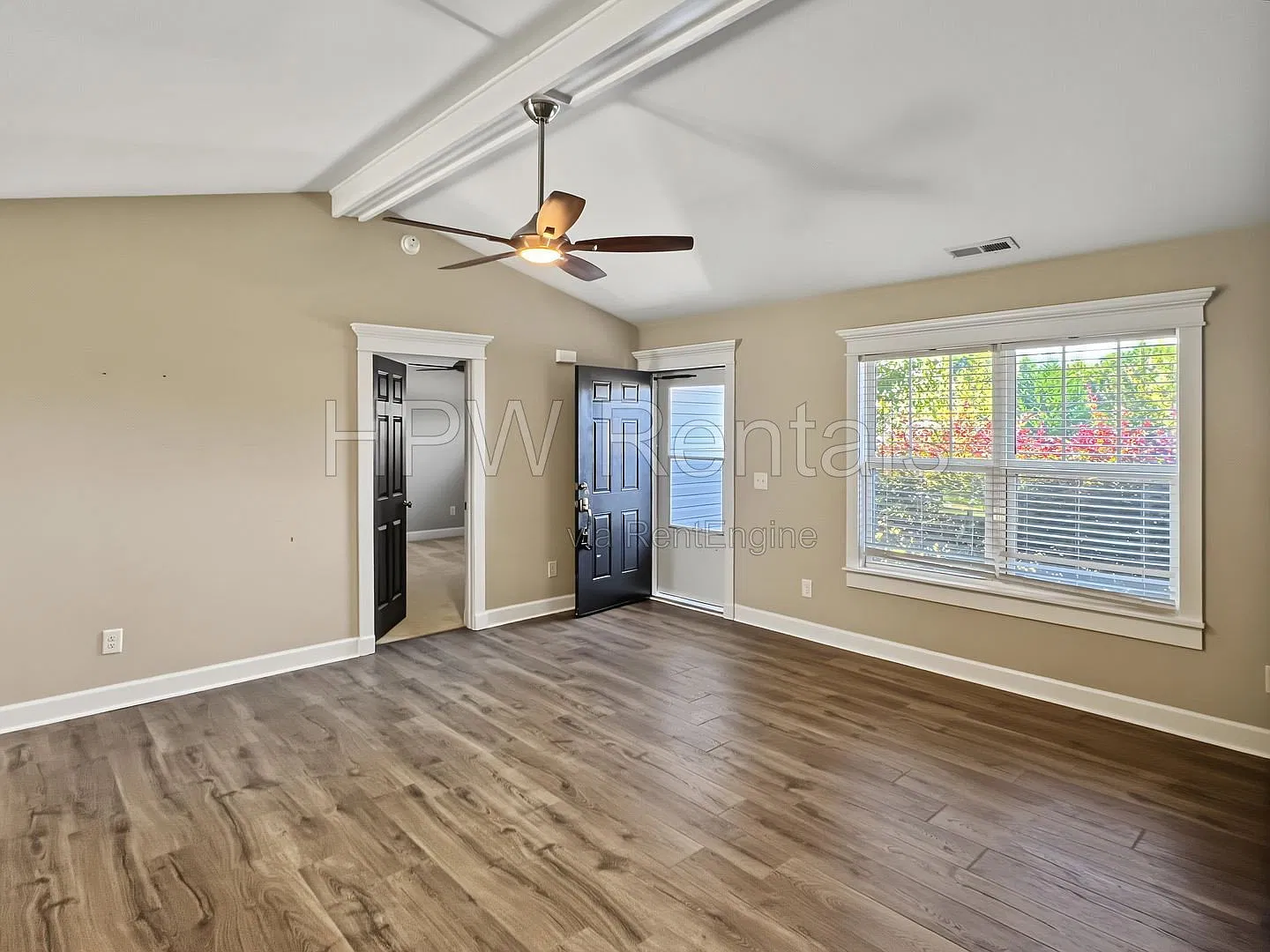 3 bed, 2.0 bath, 1200 sqft, $1,750 — Photo 3