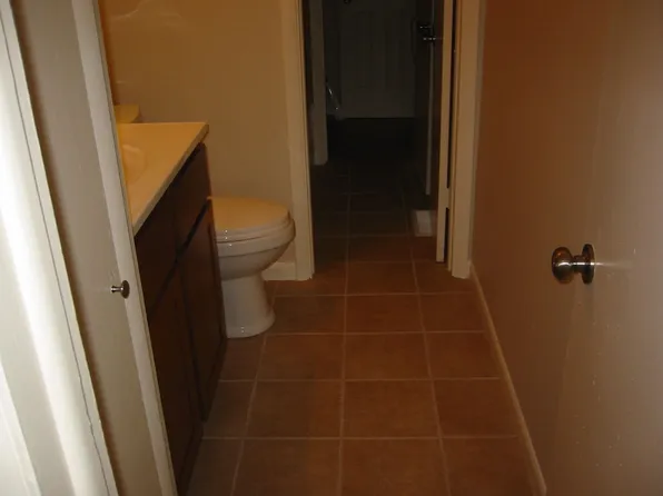 909 E Burkwood Dr, Urbana, IL 61801