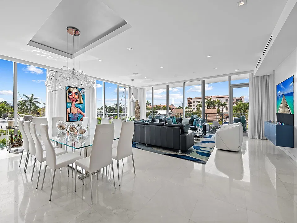 21 Isle Of Venice Dr