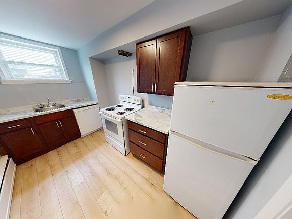 2nd image of 3536 Connaught Ave #3