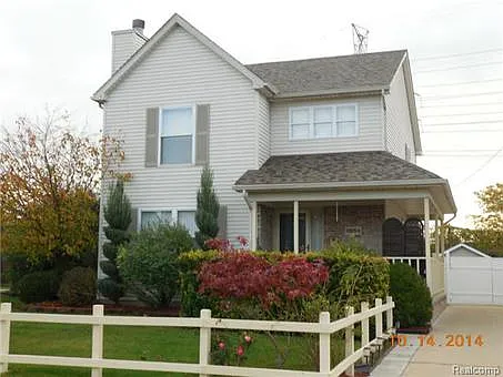 3953 Trumbull St photo 1