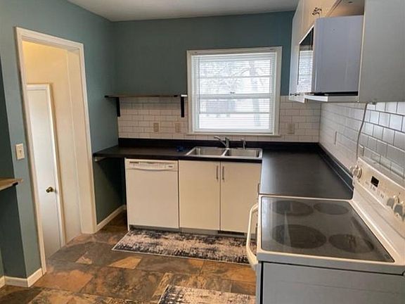 2nd image of 24 27th Ave S
