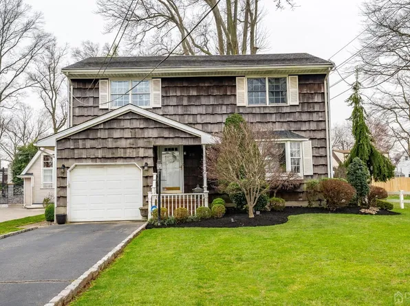 28 Debra Pl, Sewaren, NJ 07077
