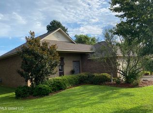100 Hampton Rdg, Madison, MS 39110