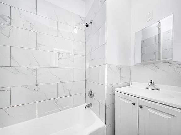 5th image of 8703 90th St #2R