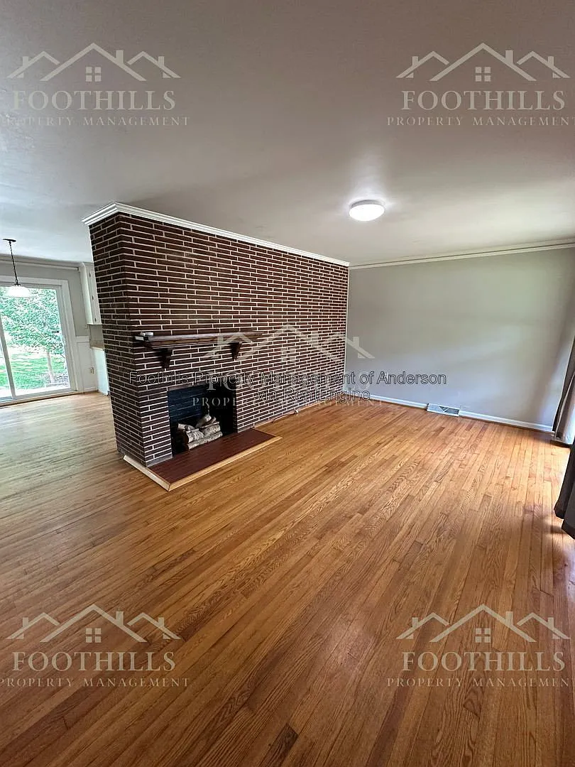 3 bed, 2.0 bath, 1532 sqft, $1,695 — Photo 2