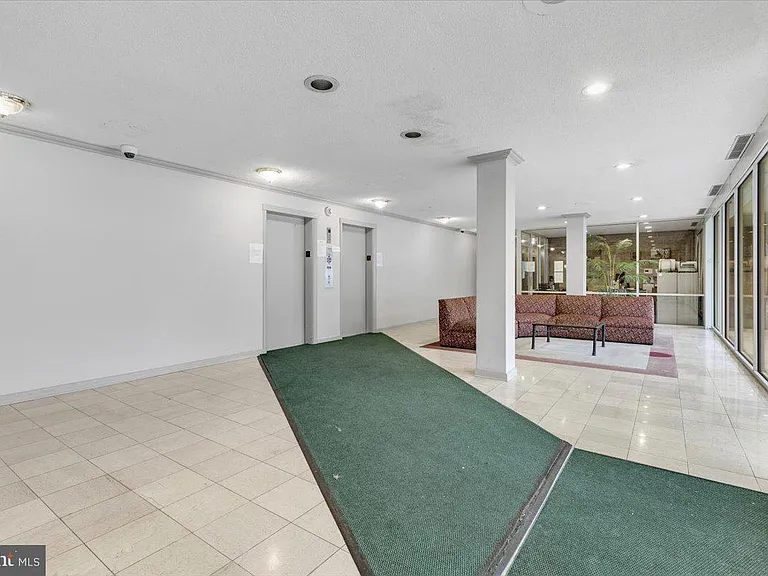 4520 King St #601 — Photo 33