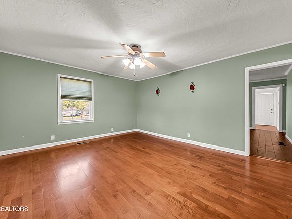 5th image of 6102 Stormer Rd