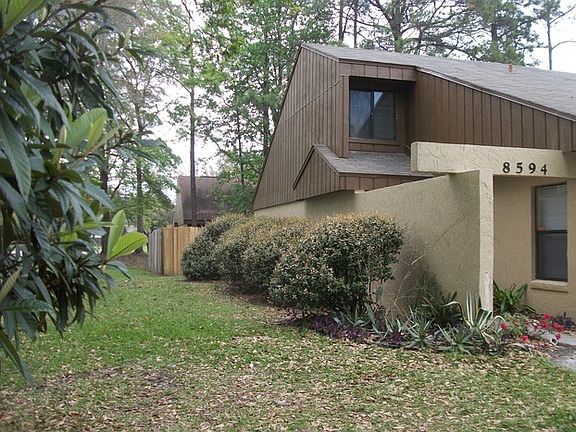 2nd image of 8594 Pineverde Ln #1