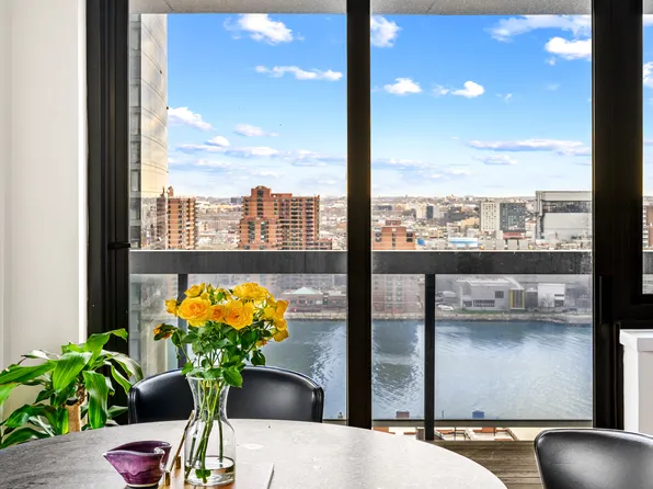 515 East 72nd Street image 4 of 11