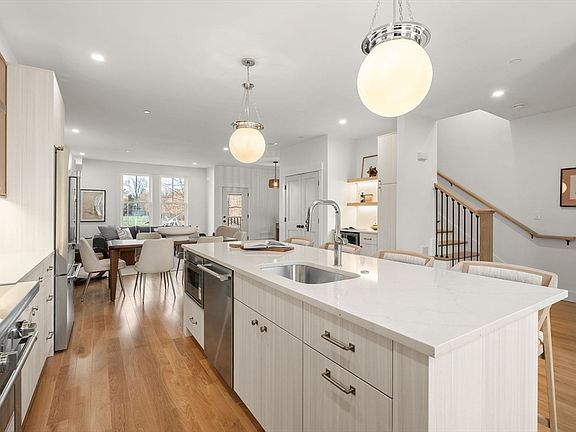 5th image of 6 Dellmore Rd #2