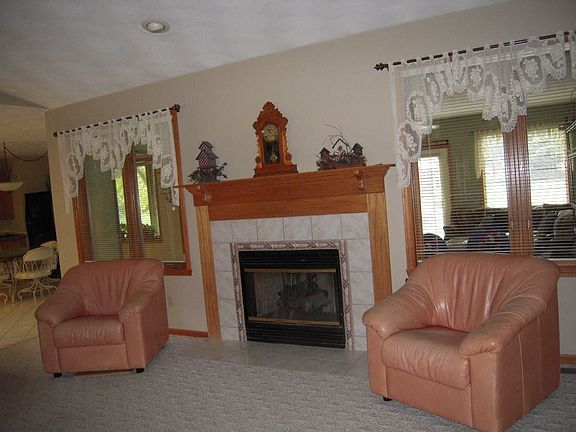 5th image of 3519 Valley Woods Dr