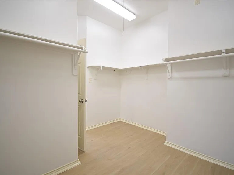 1511 Eden Meadows Dr — Photo 24