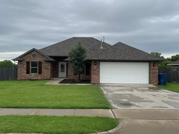 3015 Alli Cir, Chickasha, OK 73018