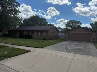 1007 Fieldcrest Dr, Rockford, IL 61108