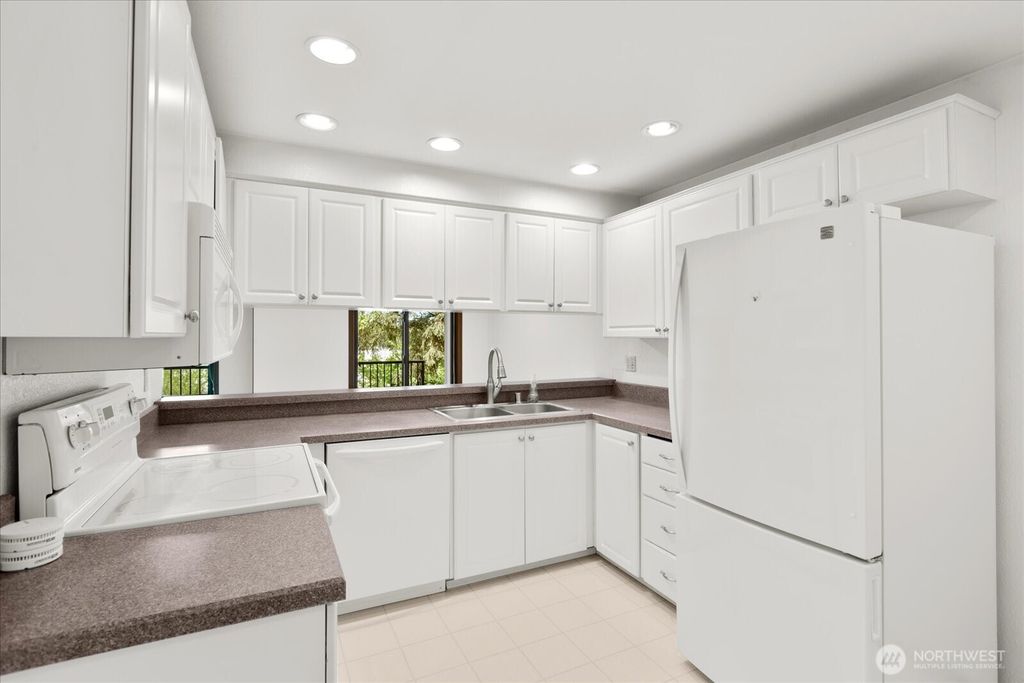 11615 127th Lane NE #A1, Kirkland, WA - More