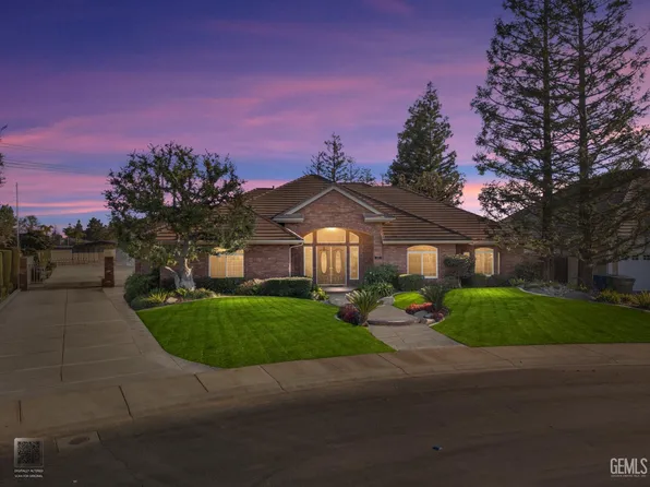 6728 Iron Oak Dr, Bakersfield, CA 93312