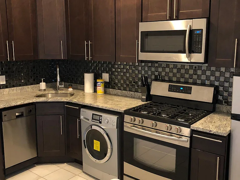 437 Central Ave #2D — Photo 3