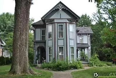 504 Howard Ave photo 1
