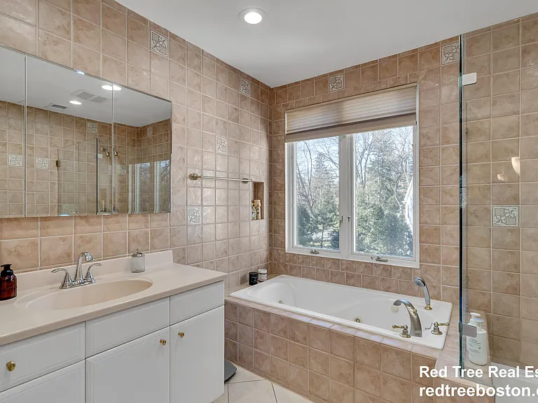 829 Chestnut St #1 — Photo 11
