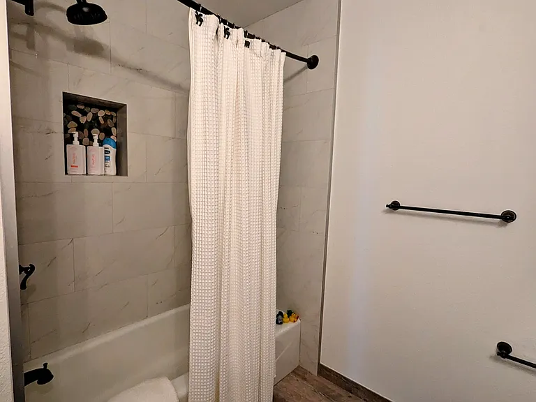 Upstairs full bath