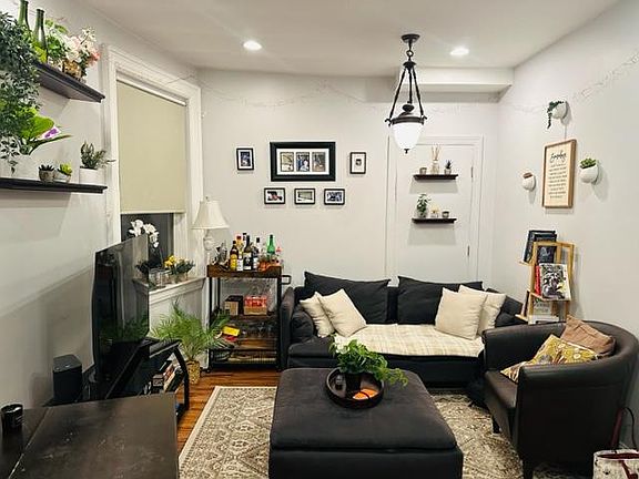 323 S 46th St 3r Philadelphia Pa 19143 Zillow